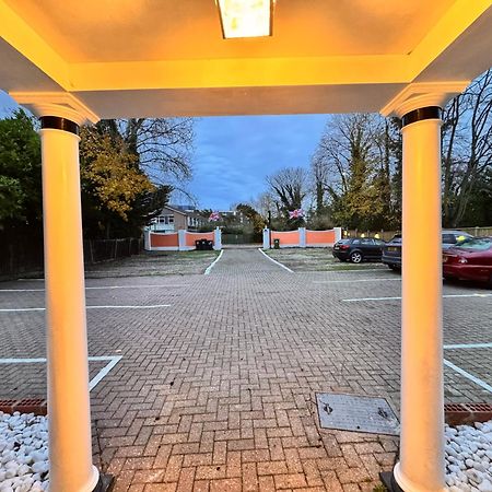 All Seasons Gatwick Guest House & Parking Горлі Екстер'єр фото