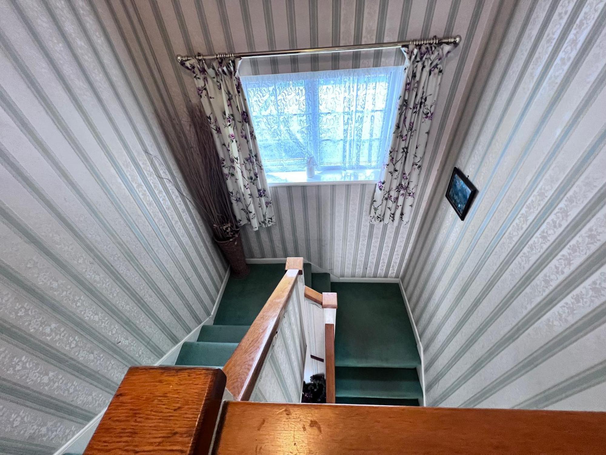 All Seasons Gatwick Guest House & Parking Горлі Екстер'єр фото