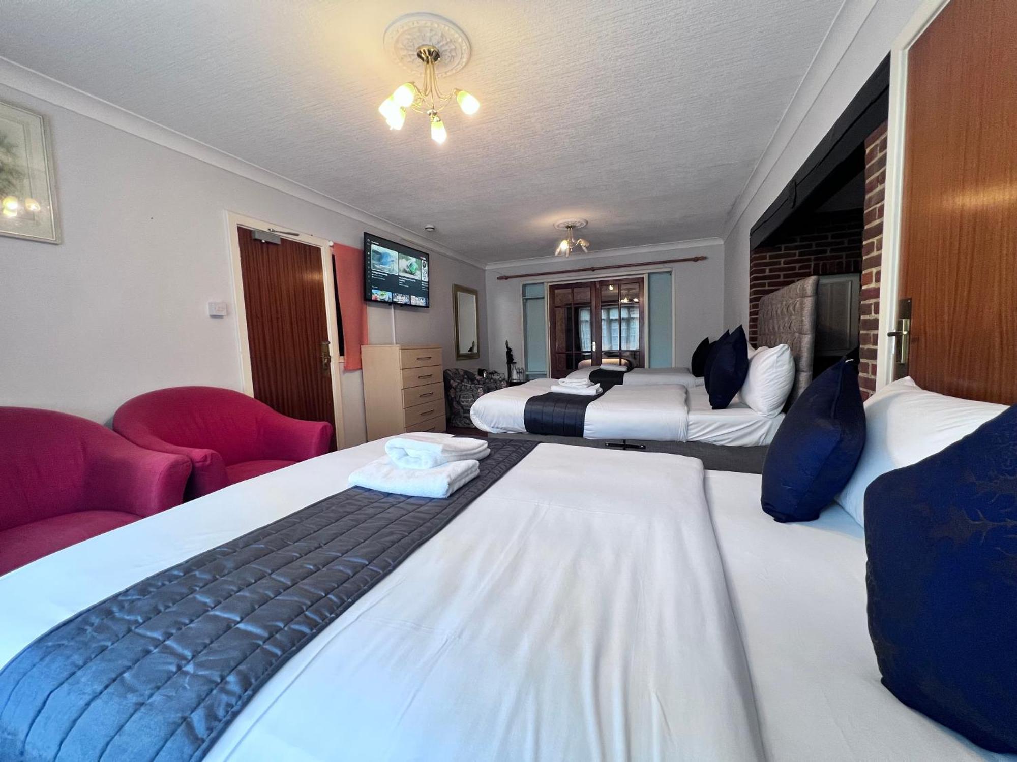 All Seasons Gatwick Guest House & Parking Горлі Екстер'єр фото